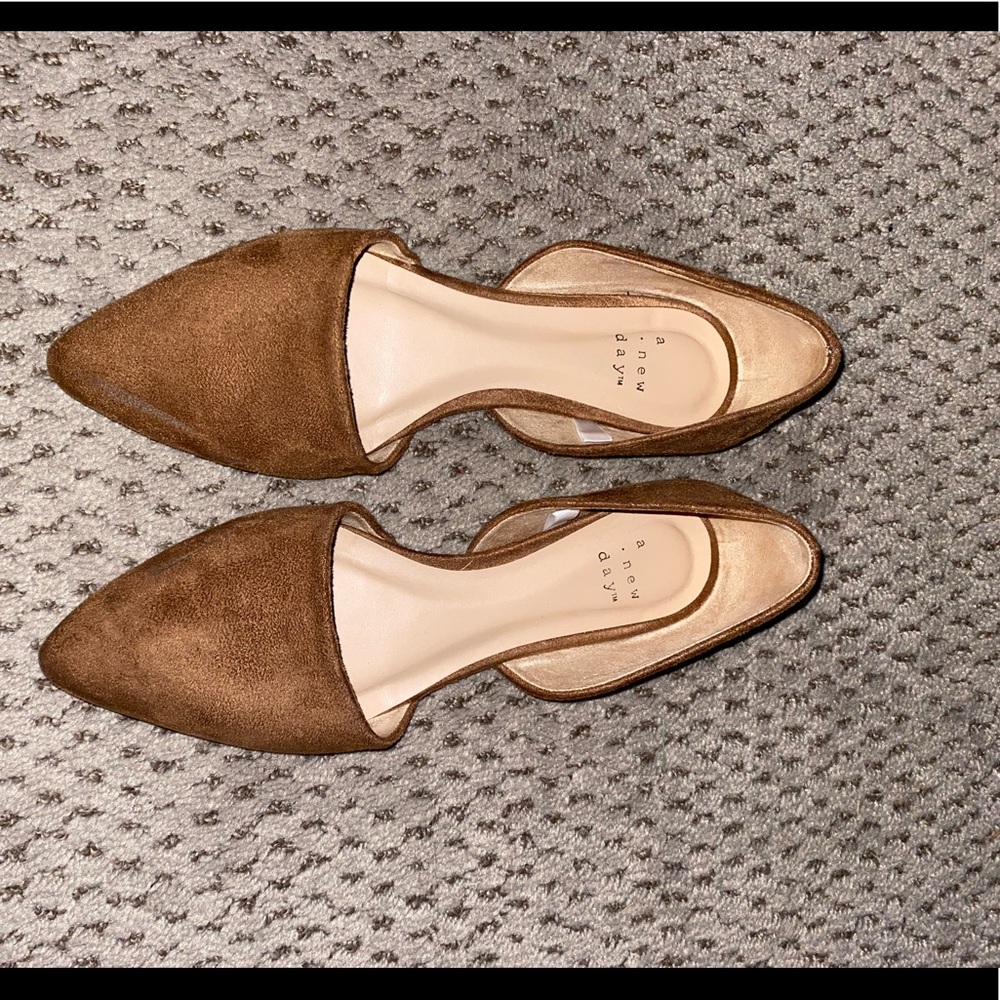 Women’s flats